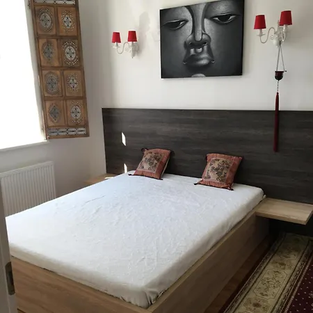 Cozy In The Heart Of Old Town Apartment *
